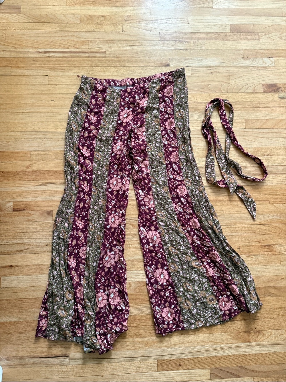Free People printed wide legs - brand new - size medium